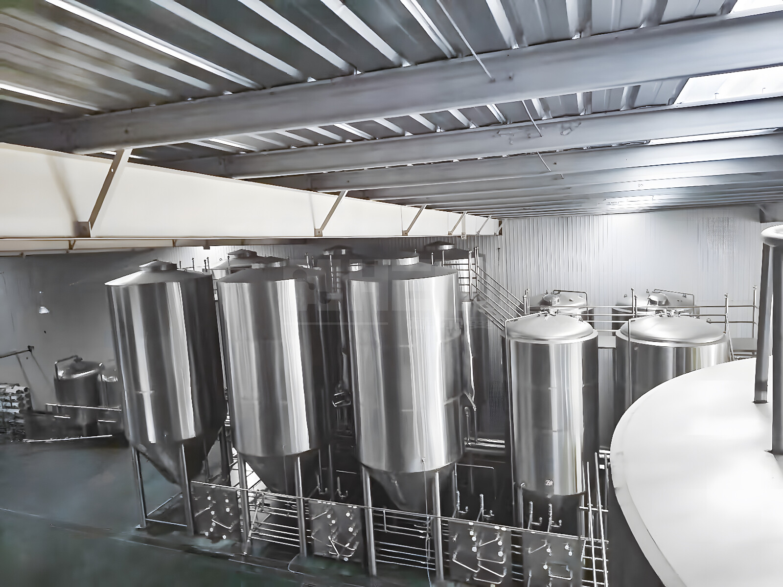 大型啤酒厂设备承建排名推荐：赫尔曼啤酒设备，整厂解决方案标杆